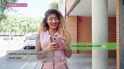 आफ्नो पतिले काम गर्दा आफ्नो जवान प्रेमीलाई कडा रूपमा चुदाउनको लागि अविश्वासी पत्नी। स्तन र ठूलो गधा संग ल्याटिना। भेनस एफ्रोडाइट।